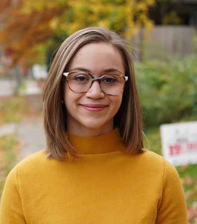 Headshot of Michele Pflug outside